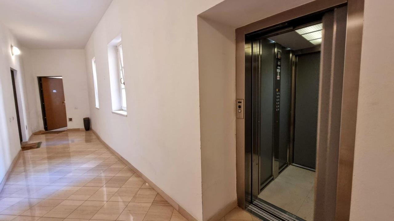 Al Trionfo 3 Apartment Trieste Luaran gambar