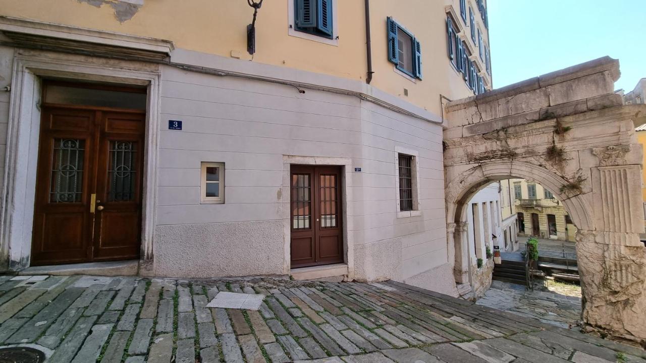Al Trionfo 3 Apartment Trieste Luaran gambar